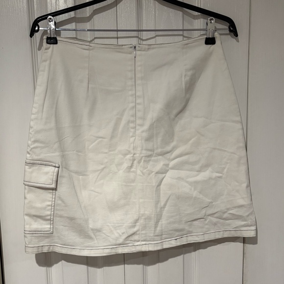 Women's Cream Skort - Picture 4 of 4